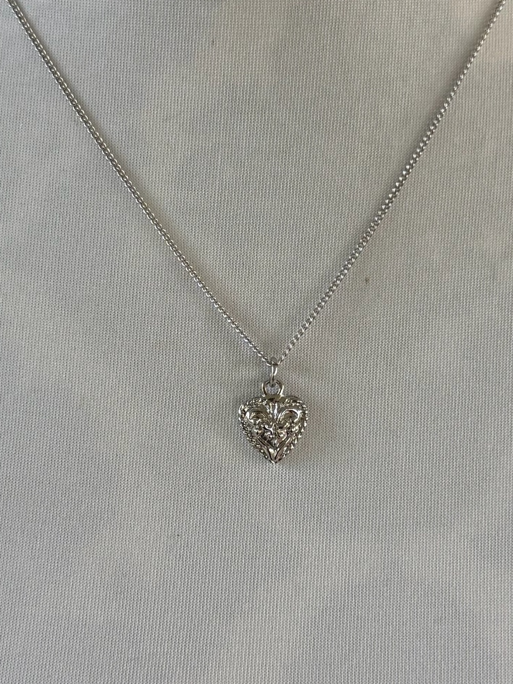 Silver Tone Ornate Heart Pendant Necklace Romantic Filigree Style